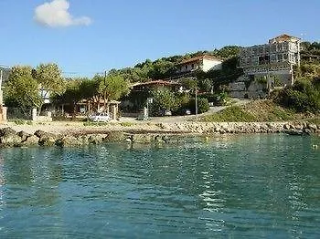 Pansion Limni * Keri