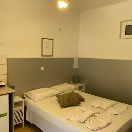 Apartment Pansion Limni